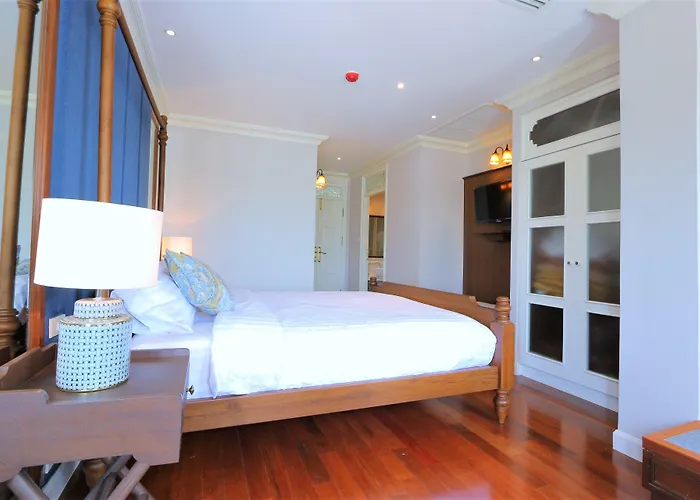 Hiranyakul House Riverside Hotel 4*