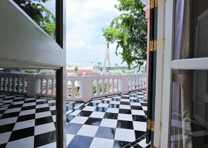Hiranyakul House Riverside 4* Banguecoque