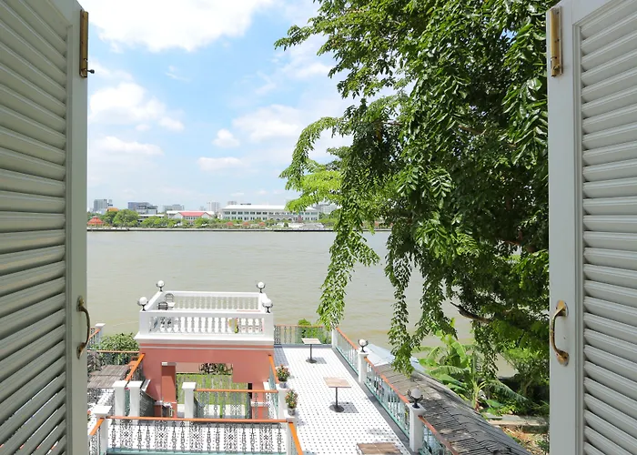 Hiranyakul House Riverside Hotel