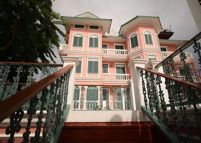 Hiranyakul House Riverside