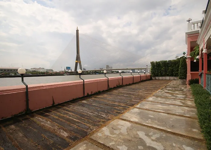 Hiranyakul House Riverside Hotel 4*