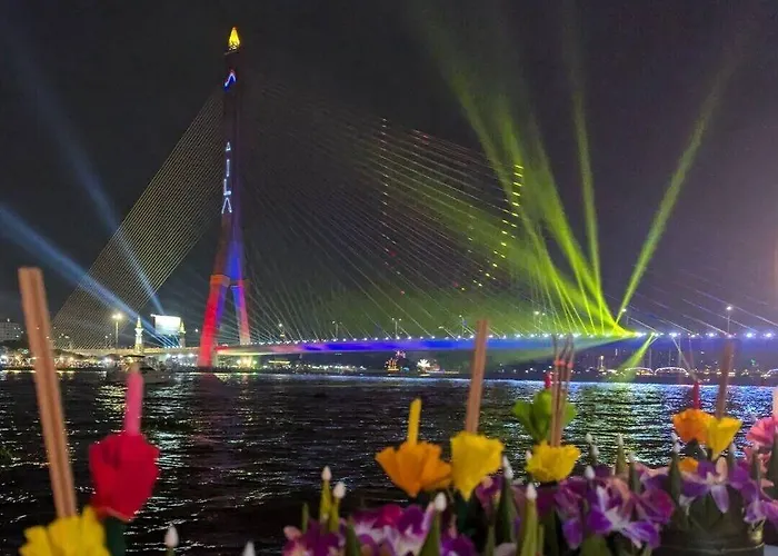 Hiranyakul House Riverside Hotel