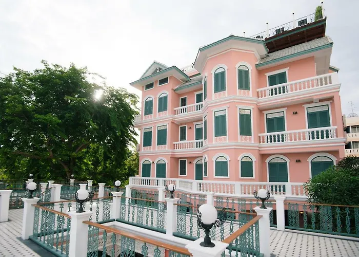 Hiranyakul House Riverside